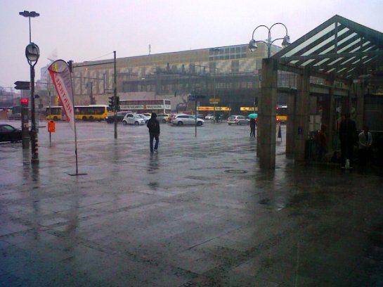 rain lashed berlin zoo station (1)