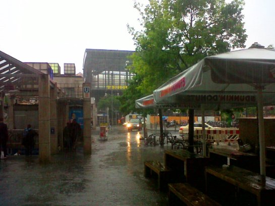 rain lashed berlin zoo station (2)